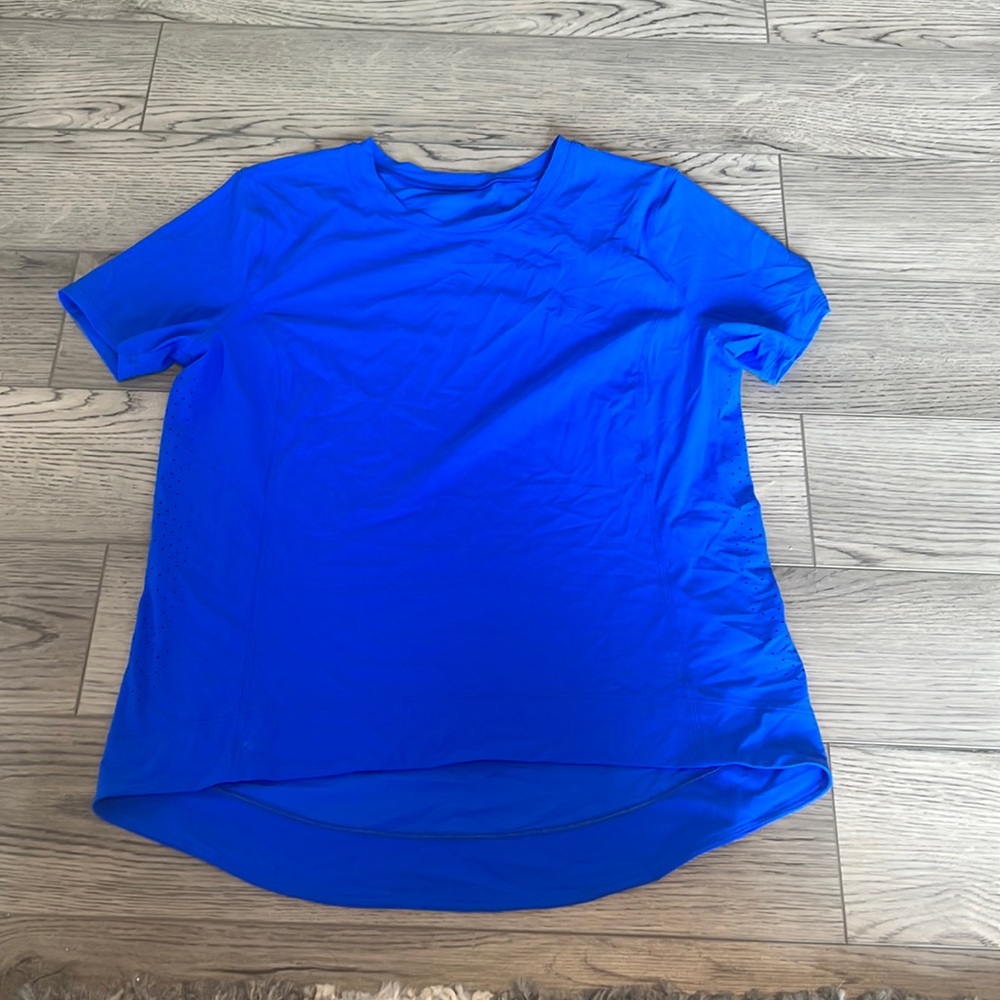 LuluLemon t-shirt